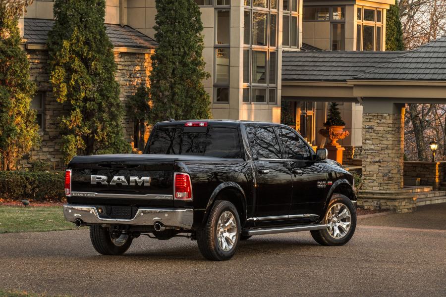  Dodge Ram 1500 Laramie Limited Crew Cab 2015 года  (фото 15 из 46)
